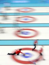 Danmarks curlingkvinder kæmper for medaljeplads